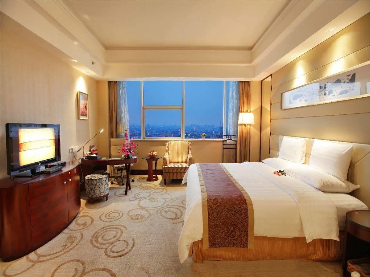 Golden Shining New Century Grand Hotel Beihai Exterior foto