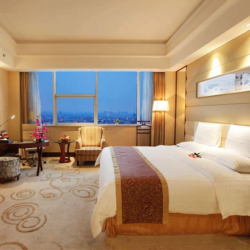 Golden Shining New Century Grand Hotel Beihai Exterior foto